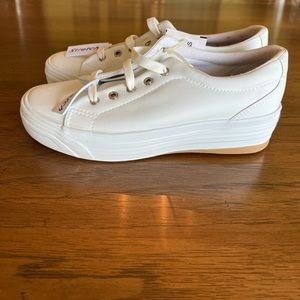 Keds Leather Tennis Shoes 5.5